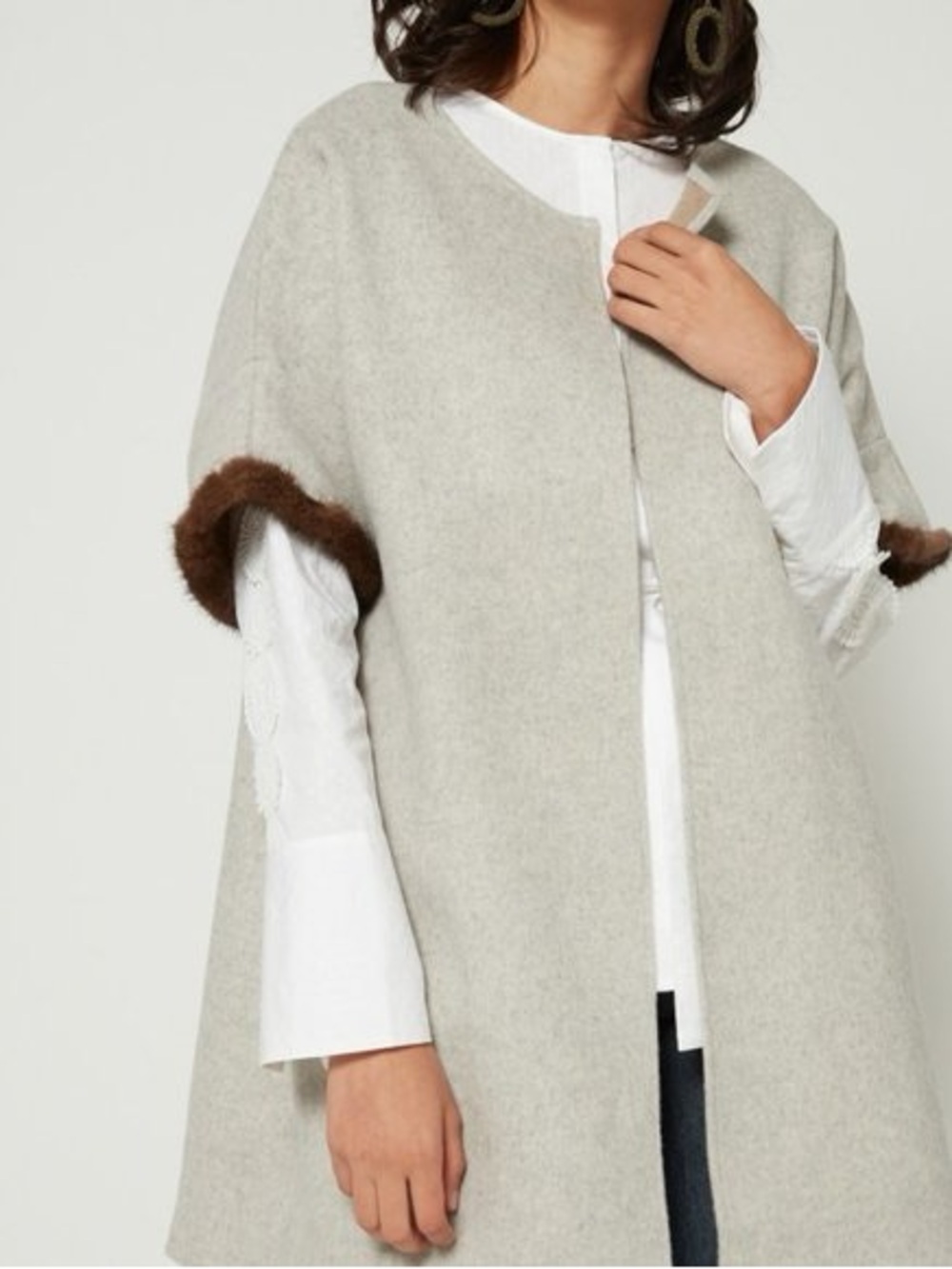 Vilagallo Cream Cape Sweater with Brown Fur Trim-M